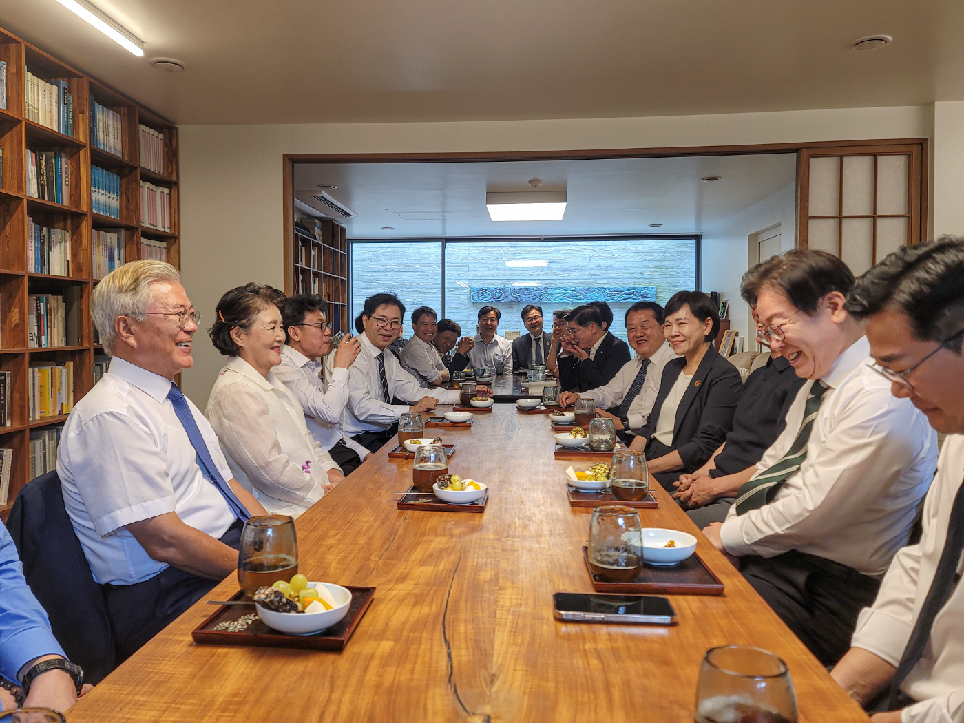 문재인 전 대통령 예방한  민주당 지도부