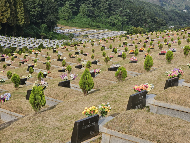 예산군 추모공원, 추석 명절 성묘객 맞이 준비로 분주