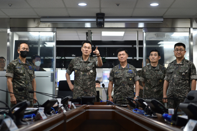 김명수 합참의장, 계룡대 전시지휘소 방문 UFS 연습 상황 점검