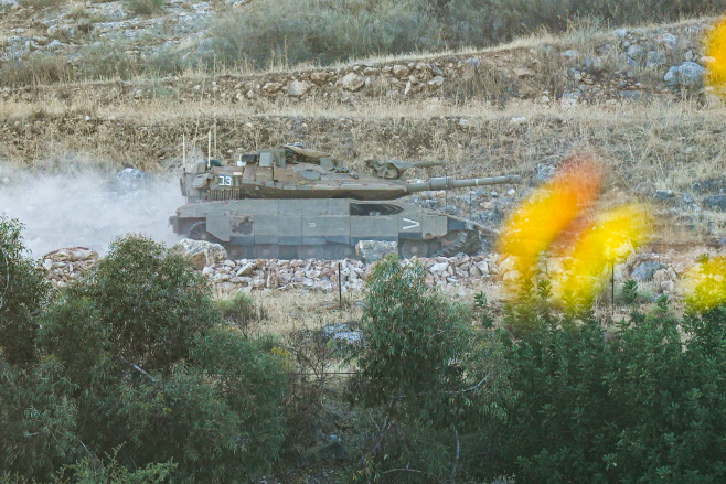 ISRAEL-LEBANON-BORDER-TANK