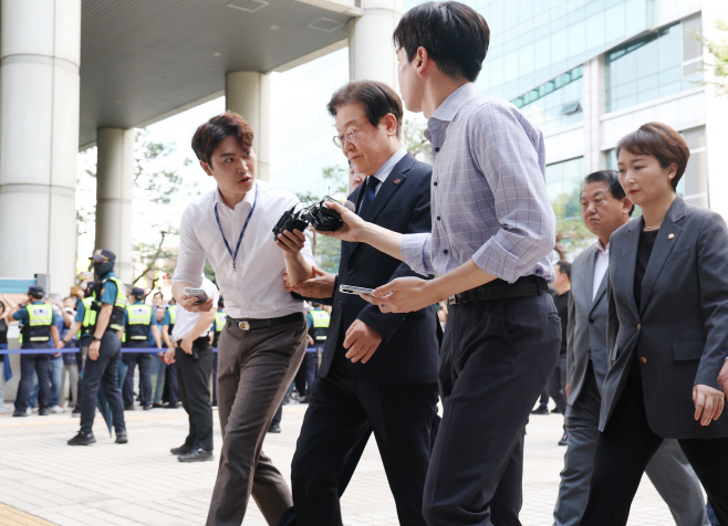 이재명 대표, 법정으로<YONHAP NO-3694>