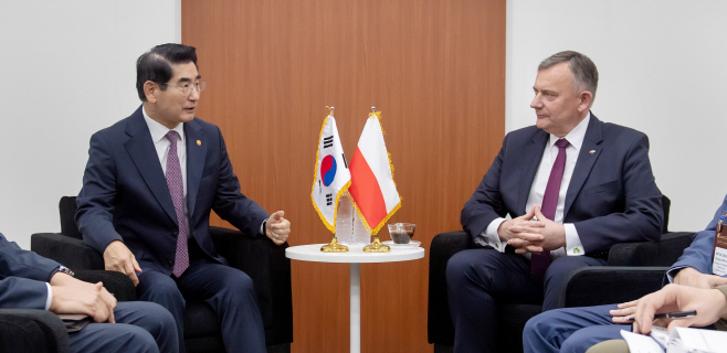 국방장관, 폴란드 국방차관 접견…방산협력 강화 논의