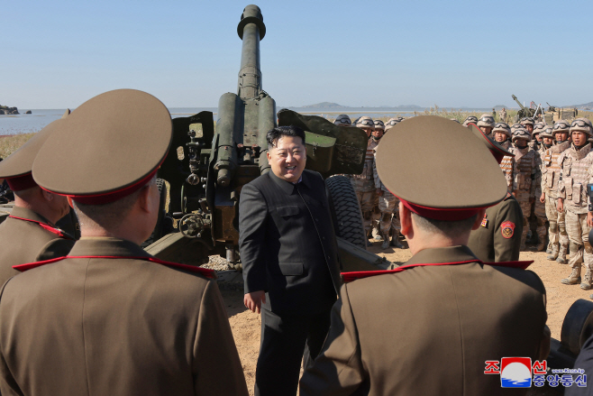 김정은, 포병학교 졸업생들