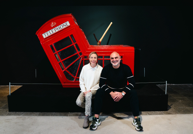 1. Banksy_VandalisedPhoneBox_Stephanie&Christian Utz