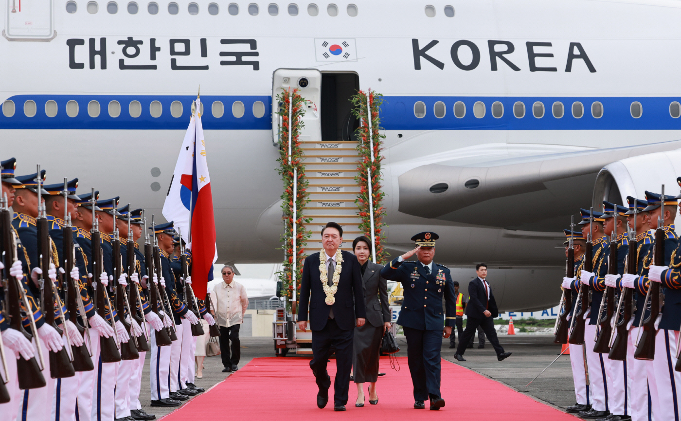 윤석열 대통령 부부, 필리핀 국빈 방문 공식 일정 시작