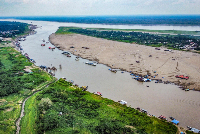 TOPSHOT-COLOMBIA-ENVIRONMENT-DROUGHT-AMAZONAS