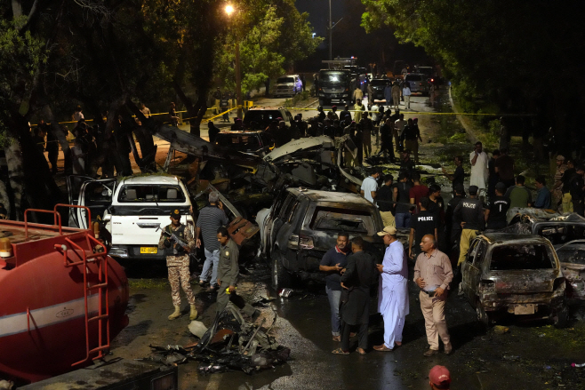 Pakistan Airport Explosion <YONHAP NO-2801> (AP)