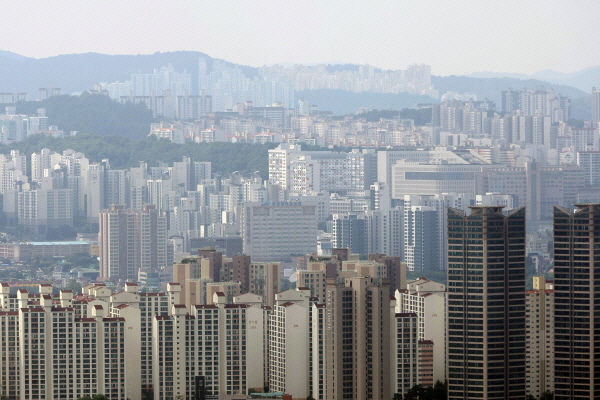 서울 남산에서 바라본 아파트 밀집지역 전경