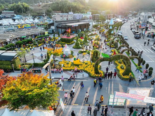 예산군 ‘제8회 예산장터 삼국축제’, 깊은 감동 선사하며 성료