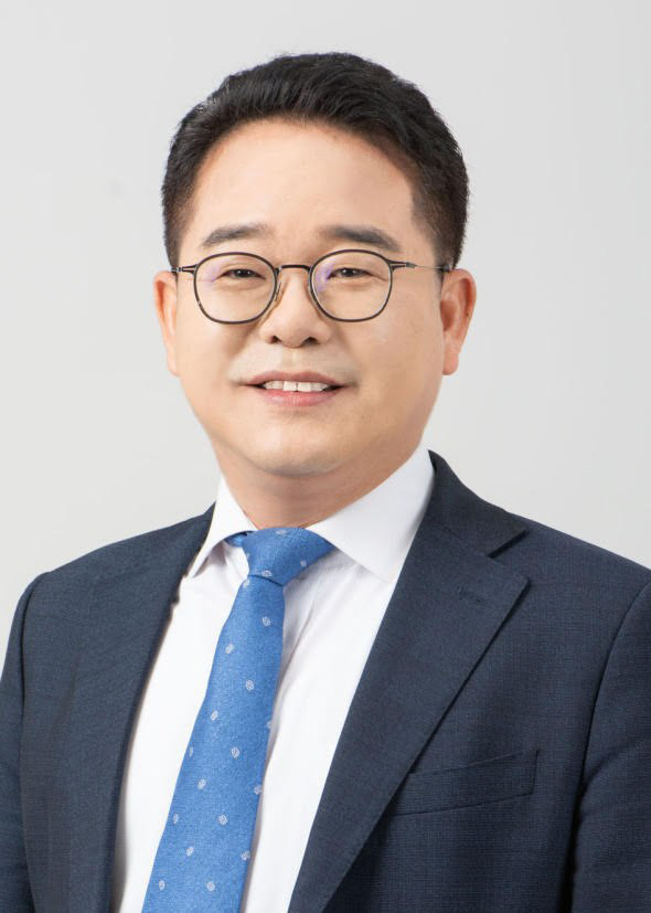 민병덕(파란넥타이)