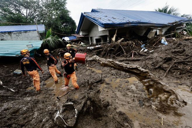 PHILIPPINES STORM TRAMI <YONHAP NO-3024> (EPA)