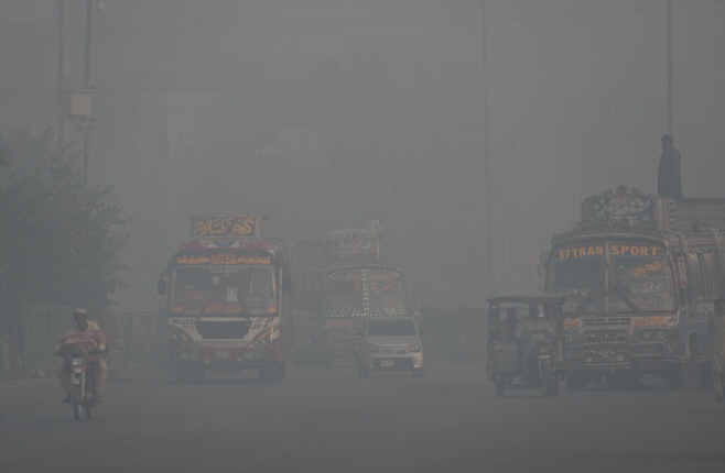 Pakistan Smog <YONHAP NO-5612> (AP)