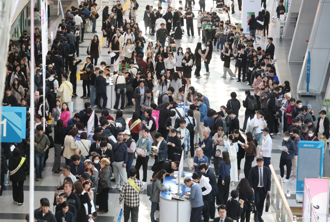 구직자로 붐비는 부산잡페스티벌