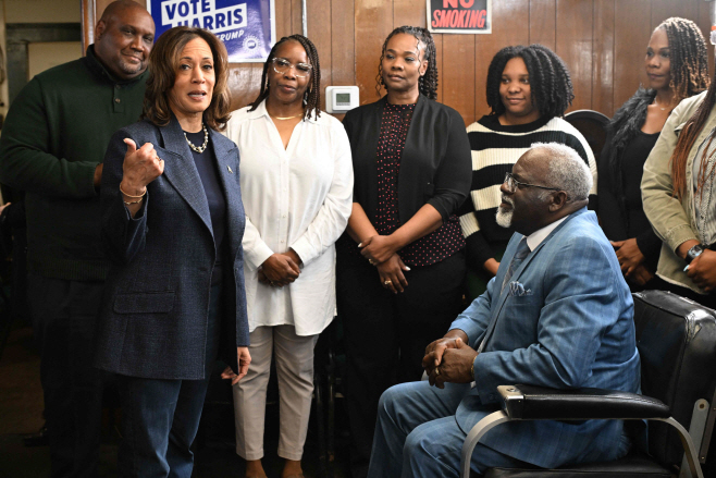 US-VOTE-POLITICS-HARRIS