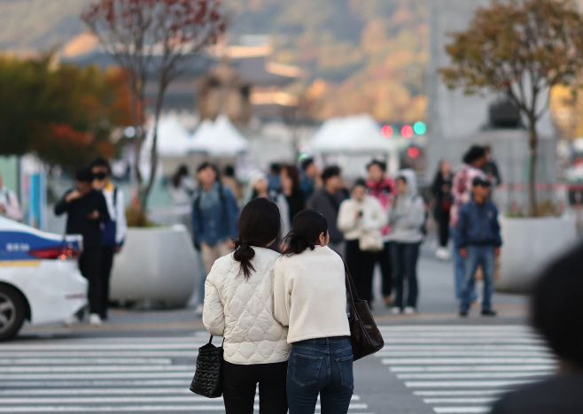 가을을 보내줘야 할 때<YONHAP NO-5816>