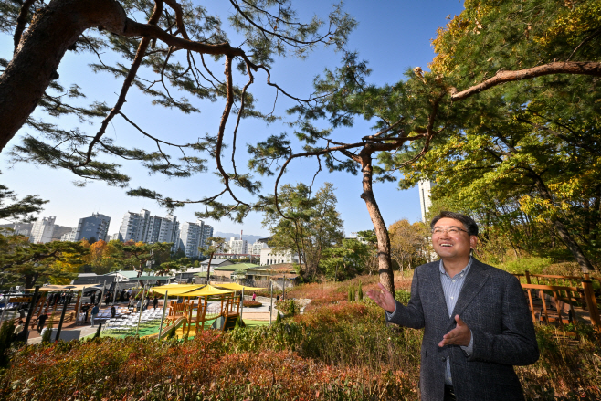 [포토] 영축산 해그늘공원 준공식 찾은 오승록 노원구청장