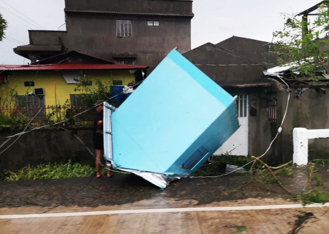 PHILIPPINES-WEATHER-TYPHOON <YONHAP NO-2935> (AFP)