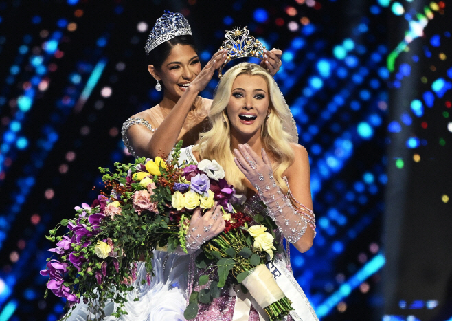 TOPSHOT-MEXICO-MISS-UNIVERSE-PAGEANT <YONHAP NO-2829> (AFP)