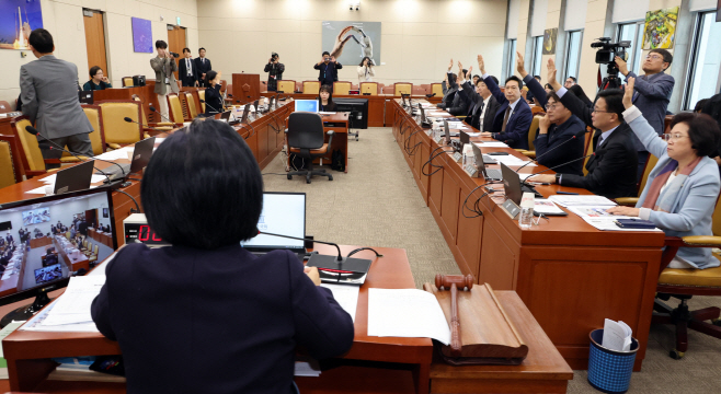 KBS 사장 인사청문계획서 채택...여당 표결 불참