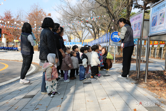 자원봉사회 어린이교통교육 036