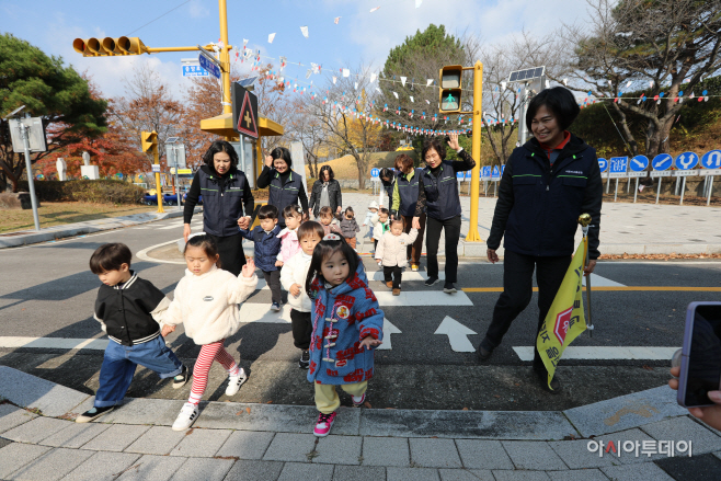 자원봉사회 어린이교통교육 115