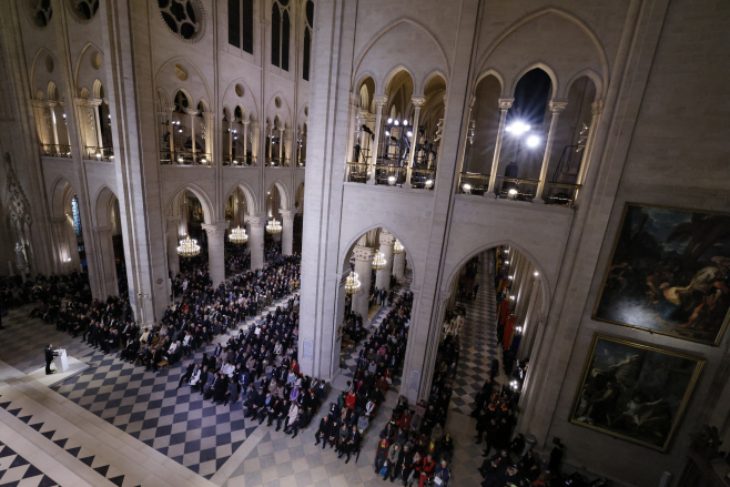 France Notre Dame Reopening <YONHAP NO-2168> (AP)