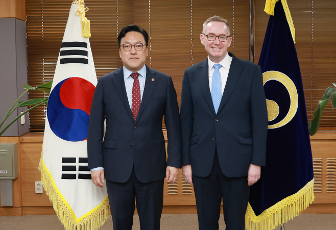 금융위_241211_김병환 금융위원장, 주한 영국대사 면담