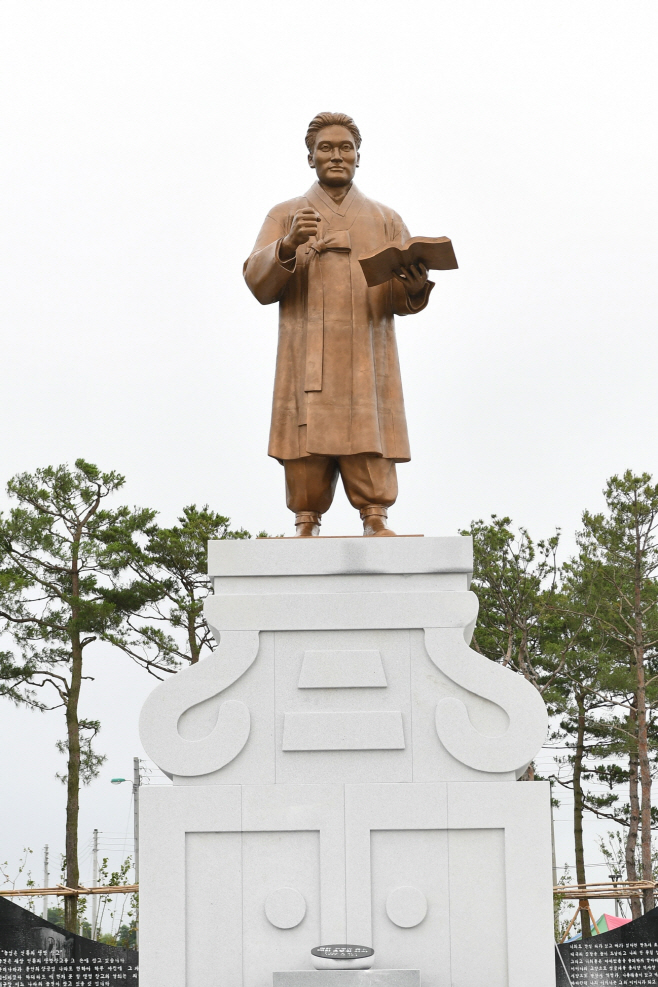 예산군, 매헌 윤봉길의사 순국 제92주기 조기(弔旗) 게양