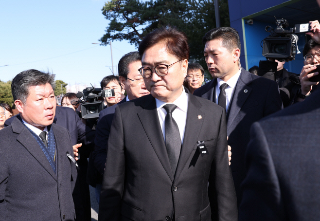 국회의장, 무안 합동분향소 조문<YONHAP NO-3217>