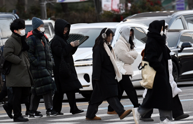 [포토]한파 특보내린 9일 서울의 출근길