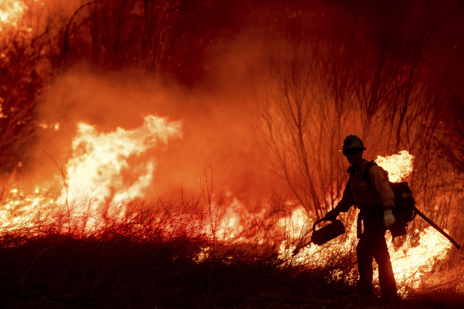 California Wildfires <YONHAP NO-3849> (AP)