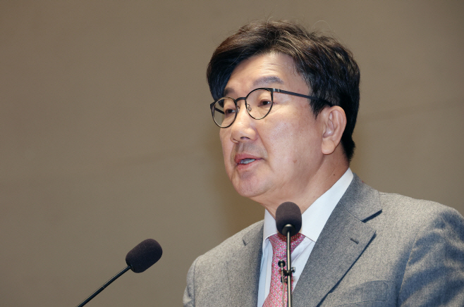 권성동 원내대표 발언<YONHAP NO-3693>