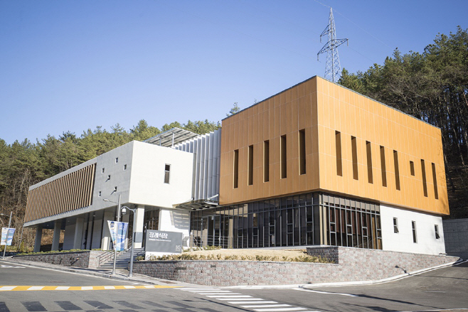 함안하늘공원_장례식장_0115 함안군 자연과 조화이루는 장례문화 선도_지역 세수 증대와 주민복지 동시 실현
