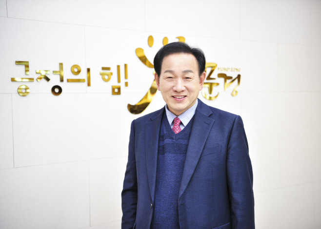 1. 신현국 문경시장 사진