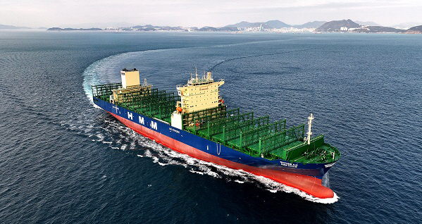 (사진) HJ중공업이 인도한 7,700TEU급 LNG DF 컨테이너선