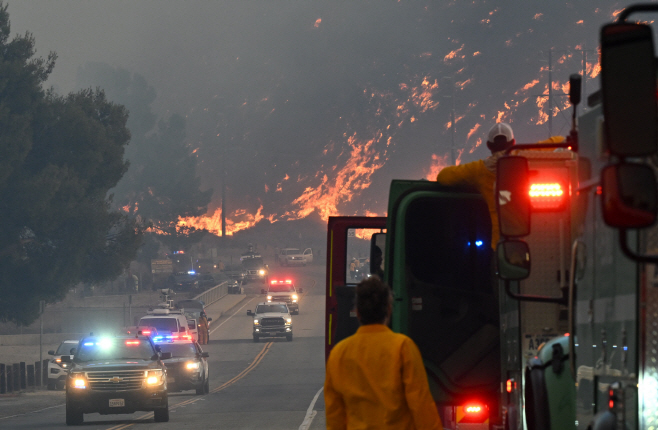 US-WEATHER-FIRE <YONHAP NO-3946> (AFP)