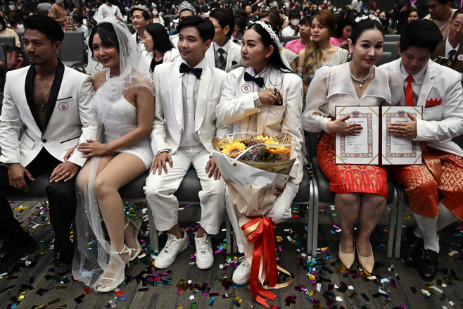 THAILAND-LGBTQ-MARRIAGE-RIGHTS <YONHAP NO-5377> (AFP)