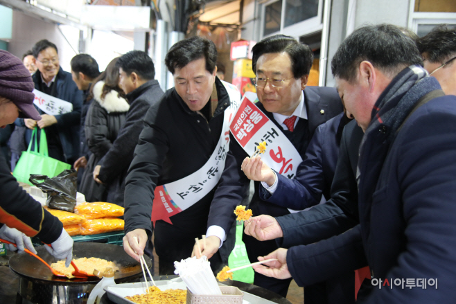 박상웅 의원 밀양시장방문 103