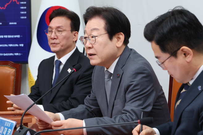 발언하는 이재명 대표<YONHAP NO-3422>