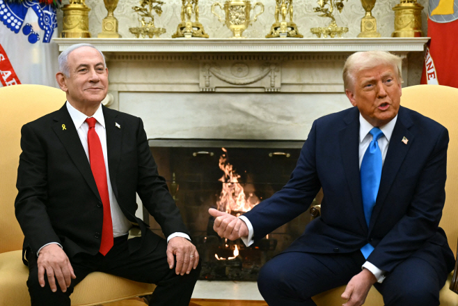 TOPSHOT-US-ISRAEL-DIPLOMACY-NETANYAHU-TRUMP