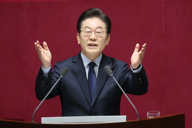 이재명 대표, 교섭단체 대표 연설<YONHAP NO-2896>