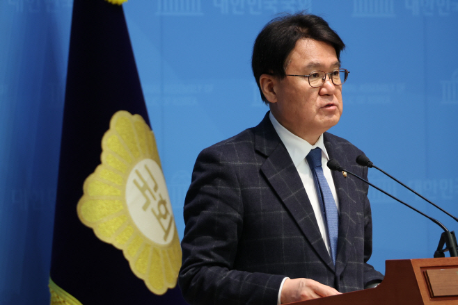 '황운하의 반격'<YONHAP NO-3512>