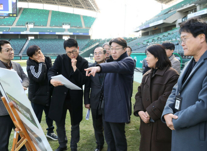 우범기 전주시장,  전주월드컵경기장 현장 점검 (3)