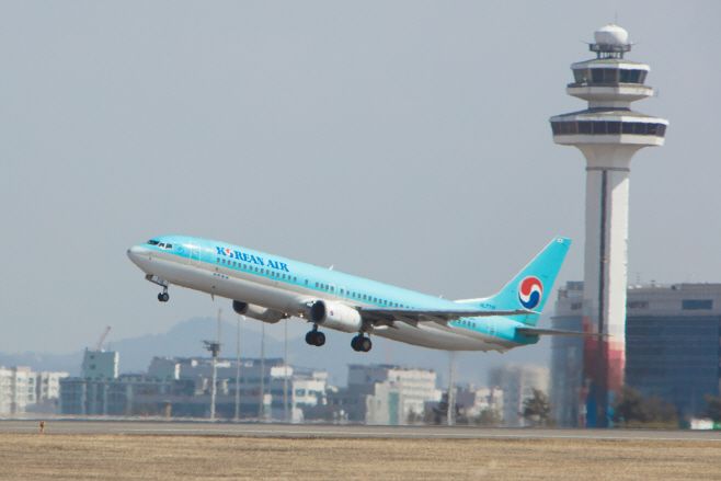 B737-900 Take off