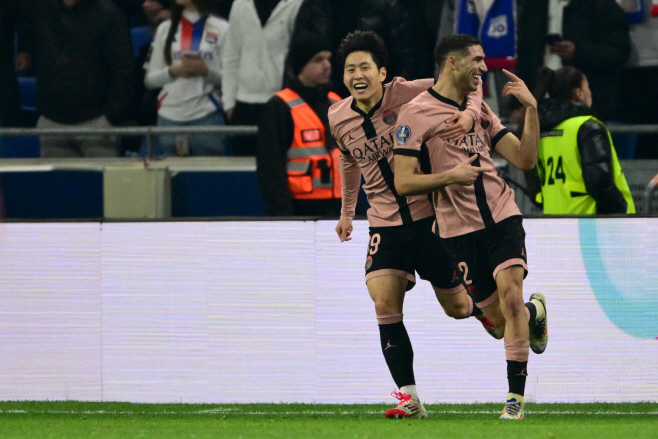 FBL-FRA-LIGUE1-LYON-PSG <YONHAP NO-2228> (AFP)