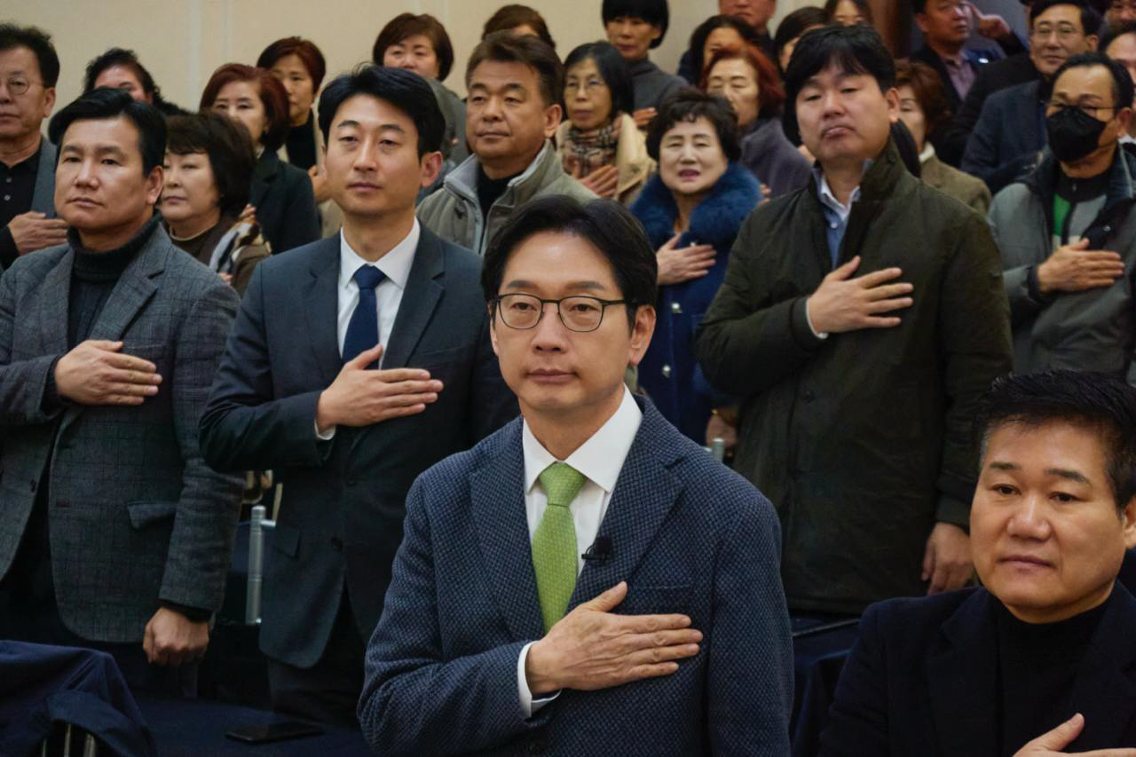 부산서 강연하는 김경수 전 지사