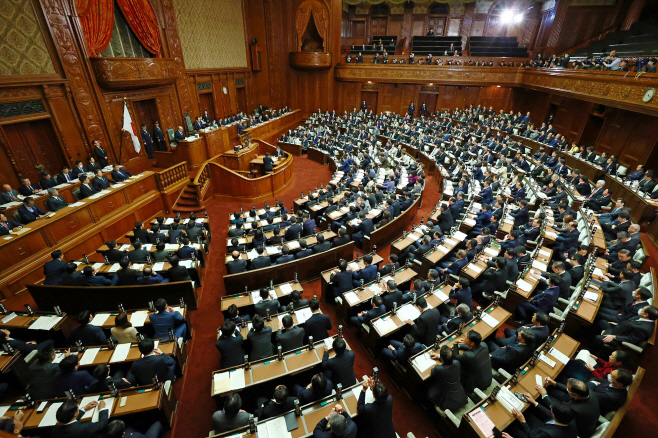 JAPAN-POLITICS-BUDGET <YONHAP NO-4455> (AFP)