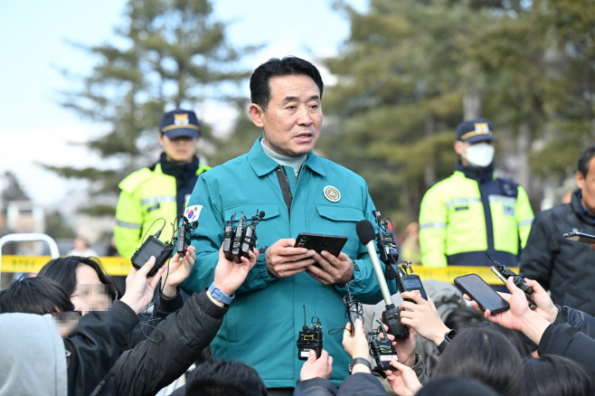 1-2 백영현 포천시장, “군사훈련 전면 중단 및 재발 방지 대책 마련하라”