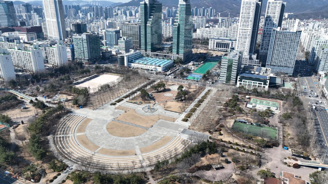 안양시 드론으로 촬영한 평촌중앙공원 및 시청 전경 사진