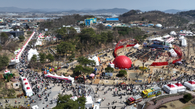 ‘대한민국 딸기 1번지’ 세계에 펼친다.